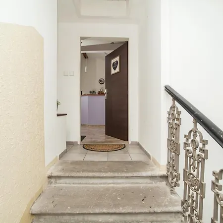 公寓 拉诺贝萨酒店 *